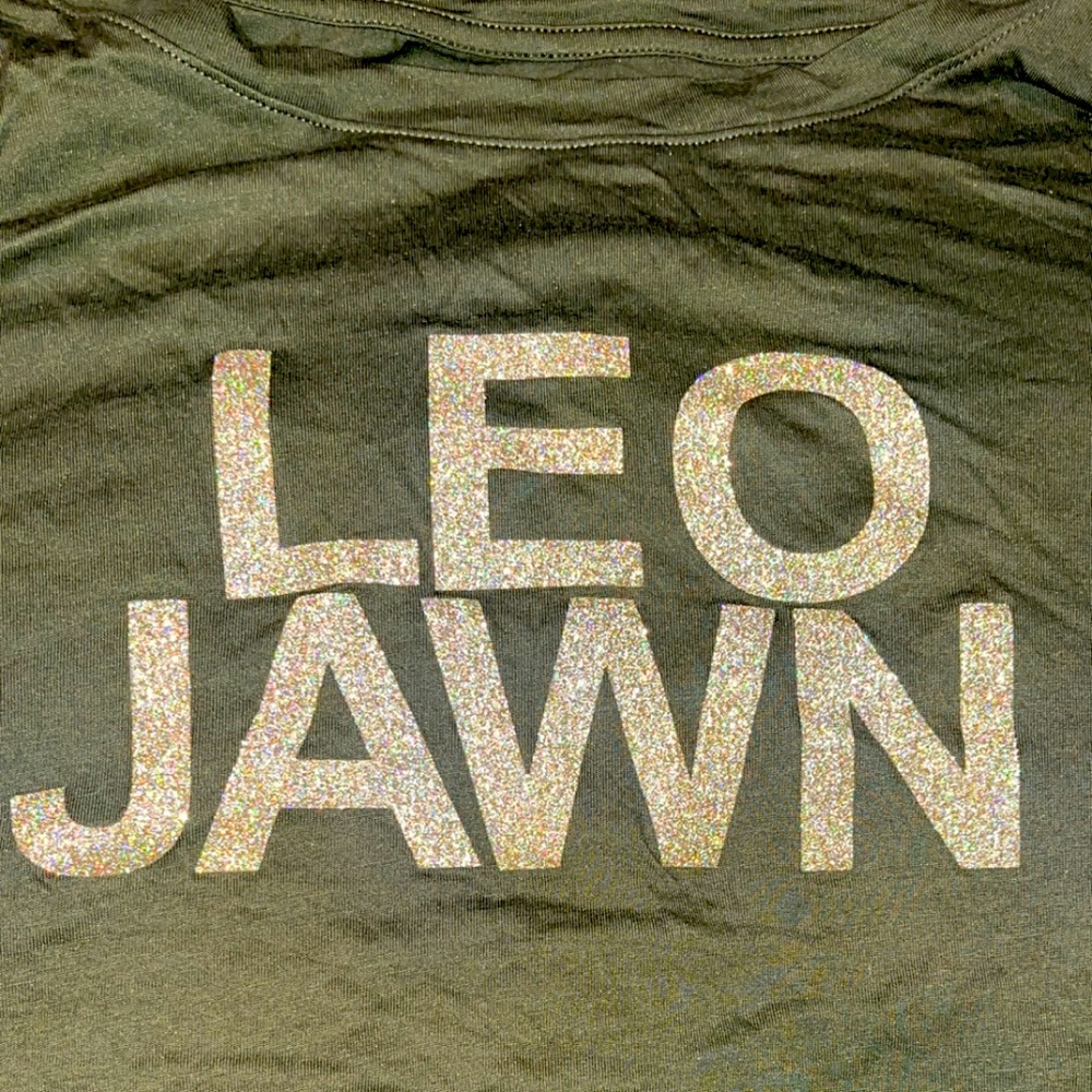 Leo Jawn cropped tee shirt